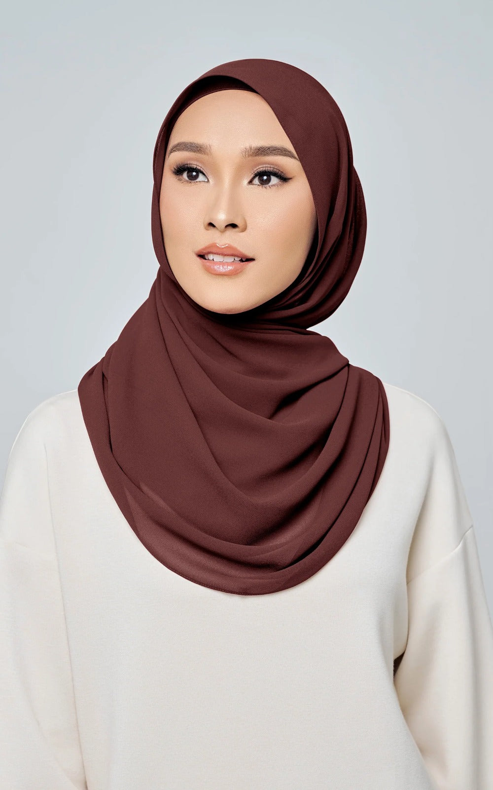 AL HUMAIRA DAFNE WITH CHIN