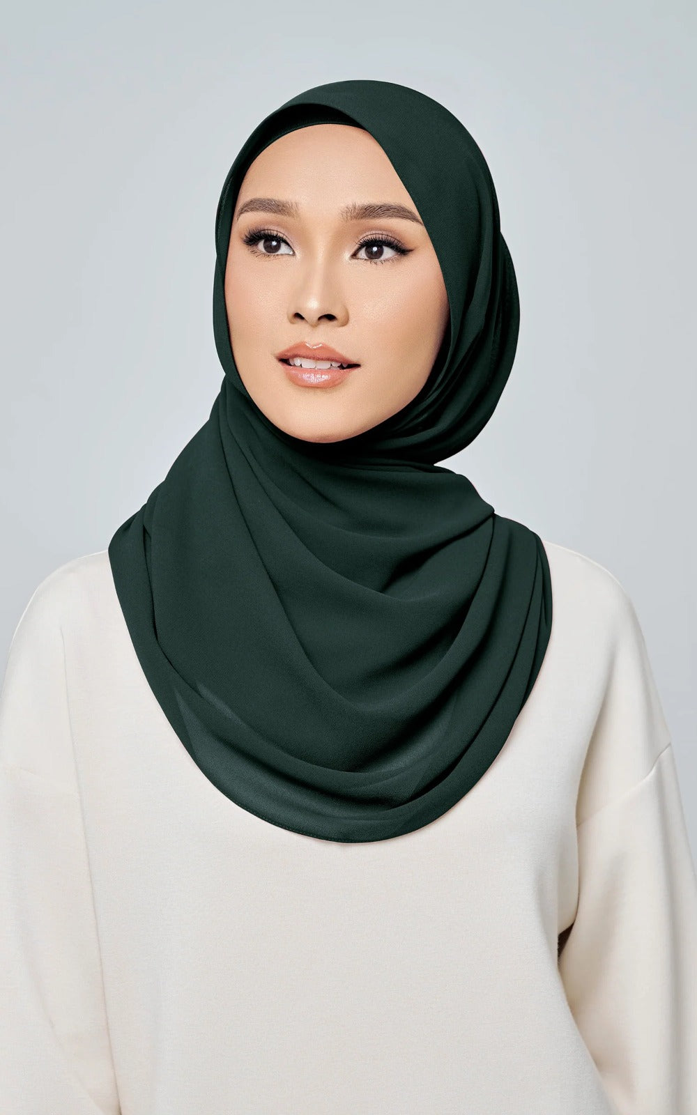 AL HUMAIRA DAFNE WITH CHIN
