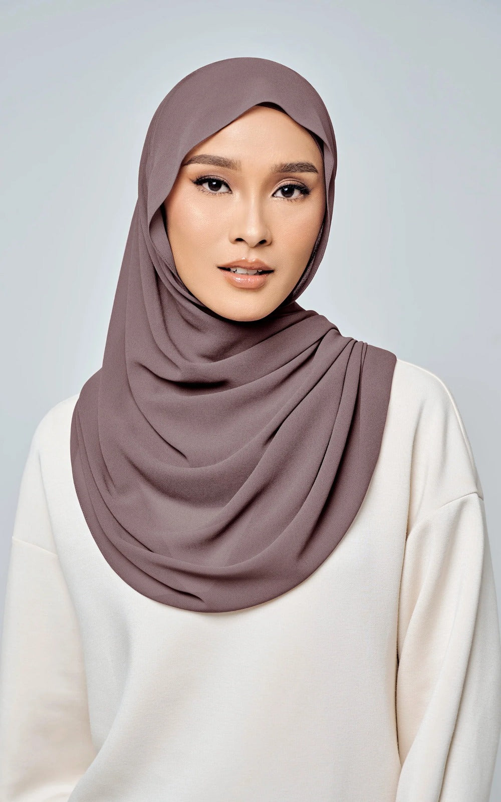 AL HUMAIRA DAFNE WITHOUT CHIN