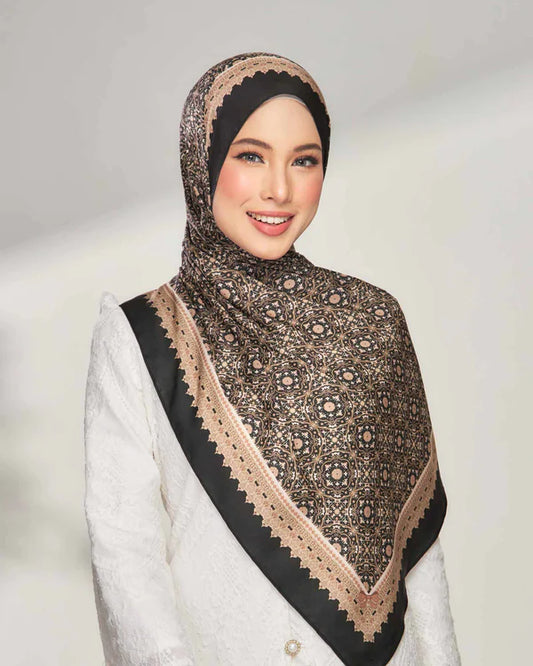 TR SHAWL LAIA SATIN SHAWL IN MARYAM